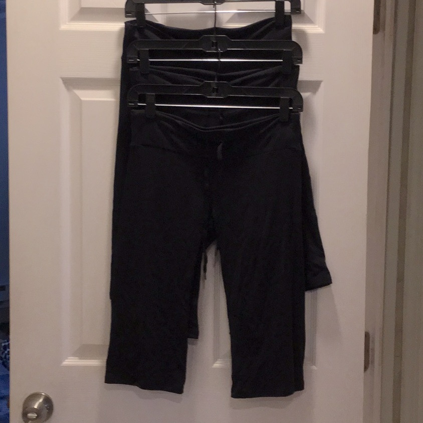 Solid Black Small Capris